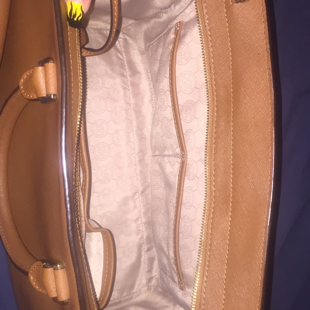 Purse!! - Picture 7 of 8